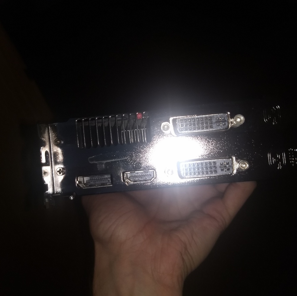 Dell ATI Radeon - Picture 4 of 8